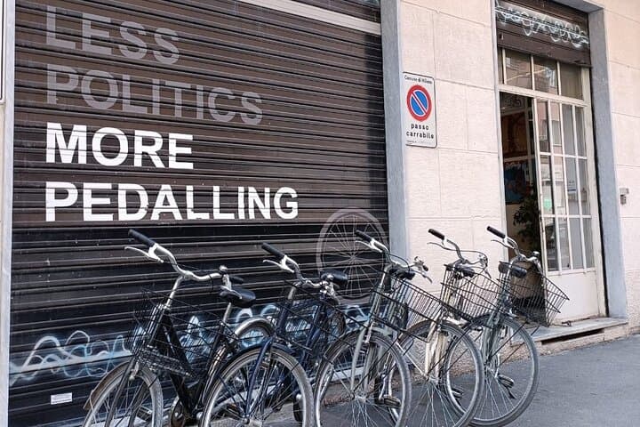 Milan's Hidden Gems: Unique Bike Tour (ENG, NL)
