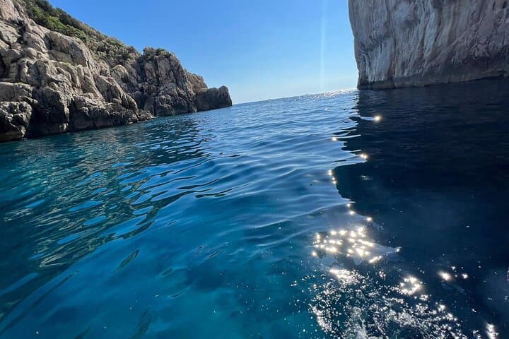 3 hours Comfortable Capri Private Tour by Boat