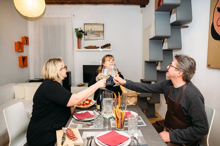 Rialto Market Tour and Italian Cooking Class with a local