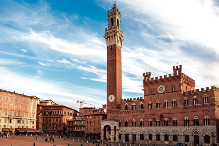 Private Tour to Pisa, San Gimignano and Siena from Florence