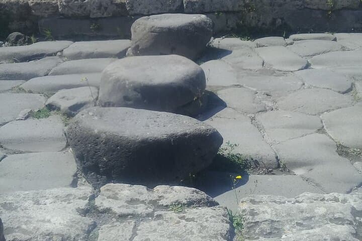 Transfer From Naples/area to Amalfi coast with 2hr stop in Pompei