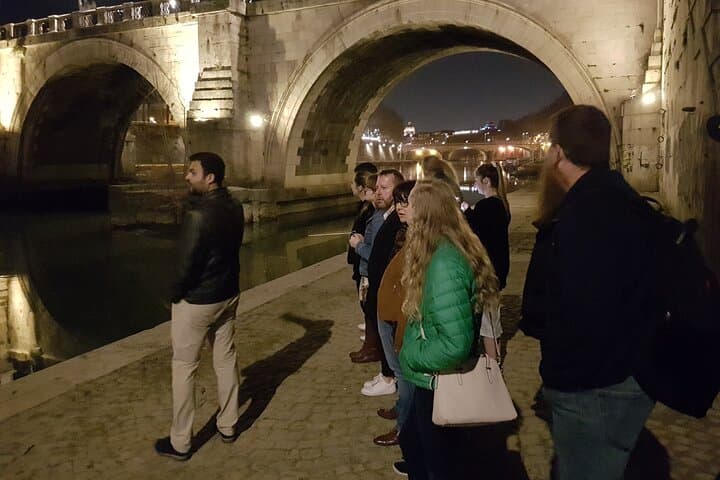 Ghosts and Crimes of Rome Night Walk
