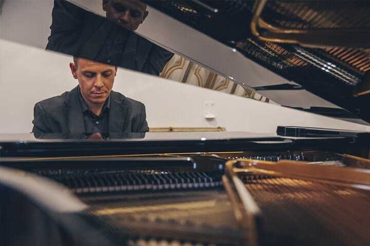 Ivan Antonio piano