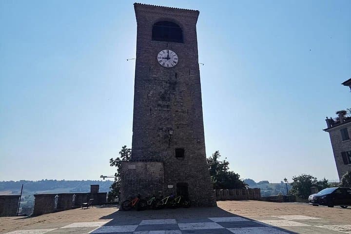 3 Hour E-bike Tour with Parmesan and Balsamic Vinegar