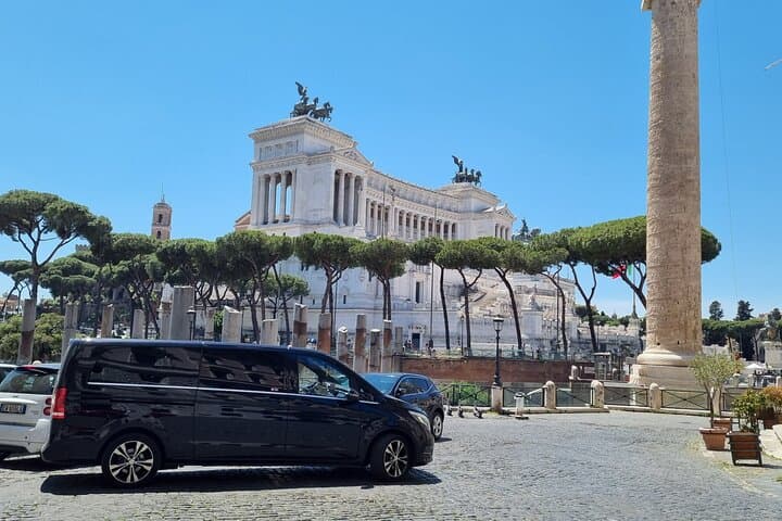 Rome Highlights Private Day Tour by Mercedes Minivan
