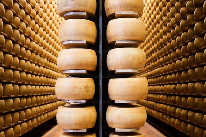 Discover Parma’s Flavors: Parmigiano & Prosciutto Food Tour