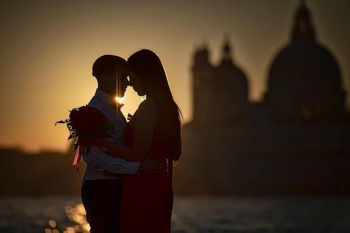 Exclusive 1-Hour private photoshoot in Venice.