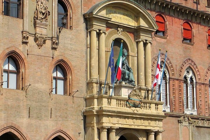 Milan to Bologna Private Transfer with English-Speaking Driver