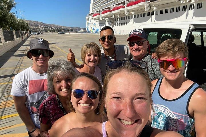 Before leaving Lori's family takes a selfie!