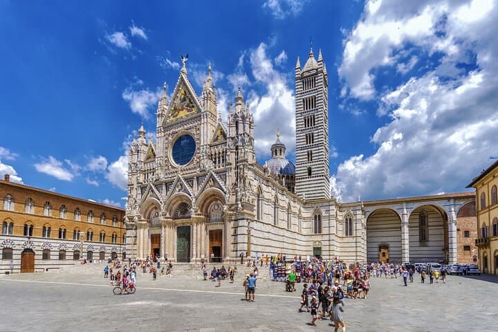 Tuscany Highlights and Wine Private Car Tour from Florence