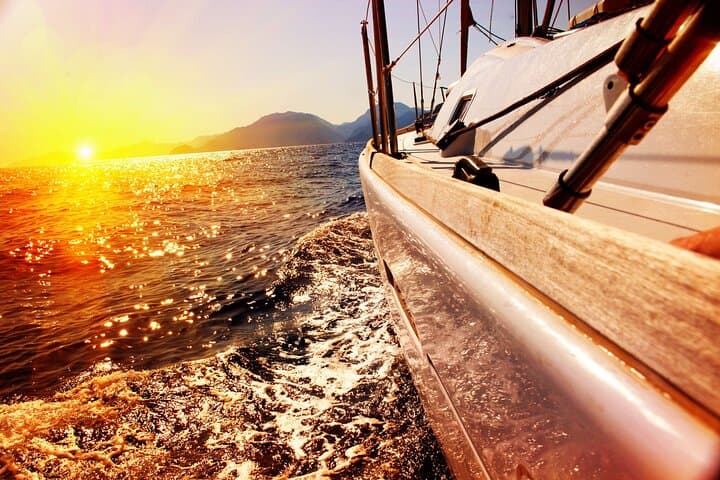 Capri - Sunset Boat Tour with Snorkeling