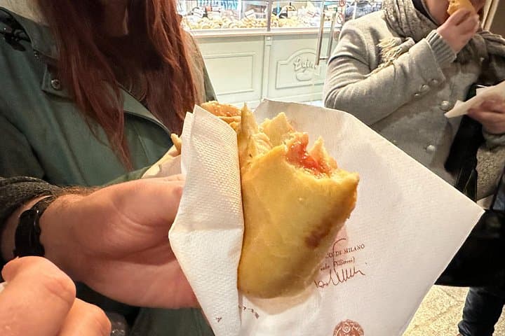 Milan Walking Food Tour with City Highlights