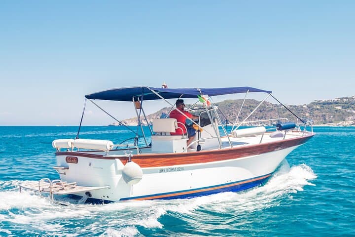 Ischia island private excursion on Gozzo Aprea Milano 8,3m