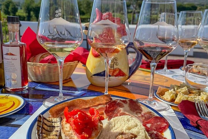 Pompeii Wine Tasting Experience, Vineyards Tour and Lunch