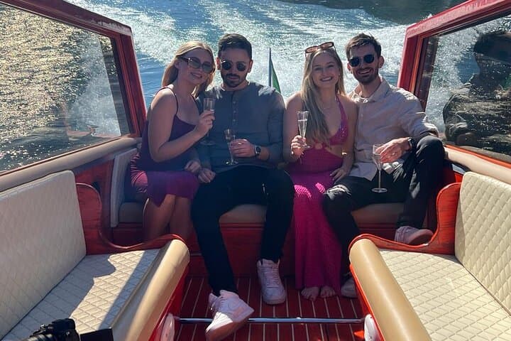 2 Hours Private Wooden Boat Tour on Lake Como 6 pax
