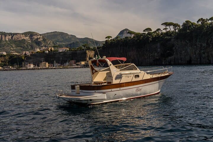 Private Boat Tour from Sorrento to Capri on a Classic Gozzo 8.50
