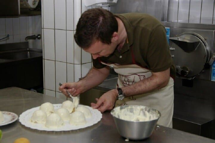 Sorrento Gelato Making Class in a Centenary Factory
