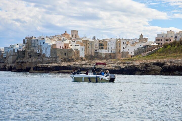 1 Hour and a Half Panoramic Tour of Polignano a Mare by Boat