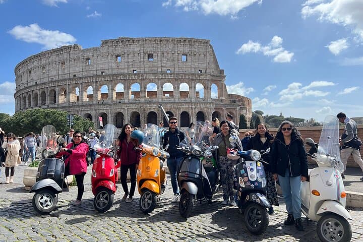 Vespa Tour in Rome with Pick up and Drop off