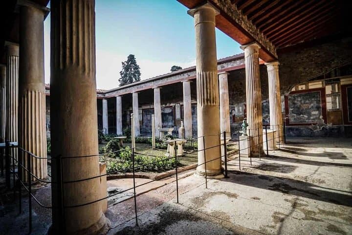 Guided tour of Pompeii excavations from Sorrento