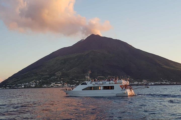 Boat Tour to Panarea and Stromboli from Lipari