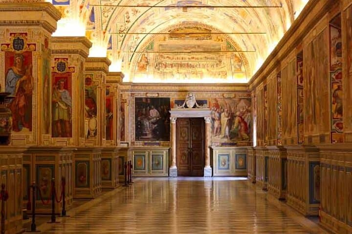 Evening Tour in Vatican Museum & Sistine Chapel
