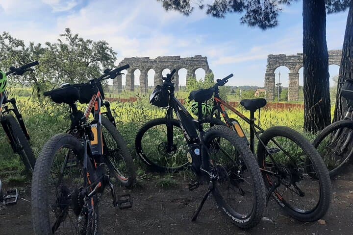 Appian Way Aqueducts Bike Tour (Catacombs & Lunch Option)