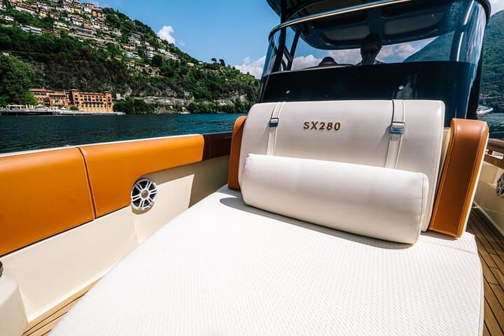 4H Como Lake Cruise drop of Bellagio and Varenna on Tender Yacht