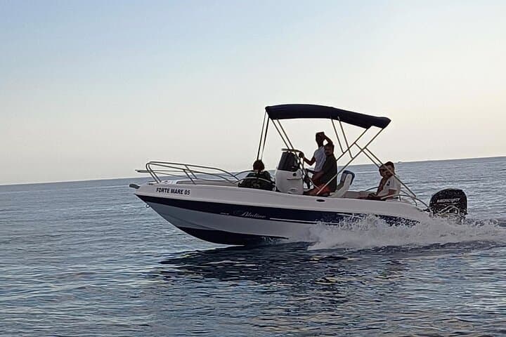 One and a half hour boat excursion to Scala Dei Turchi