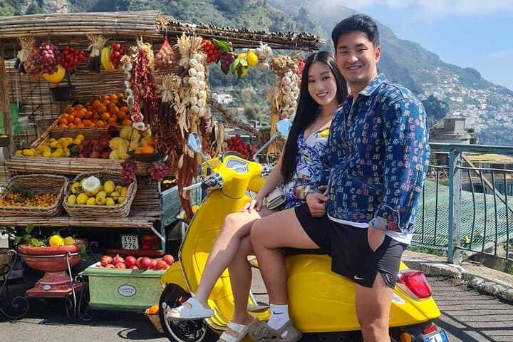 Photoshoot Experience Fjord of Furore on a Vespa
