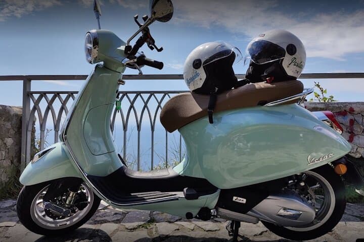 Green vespa.