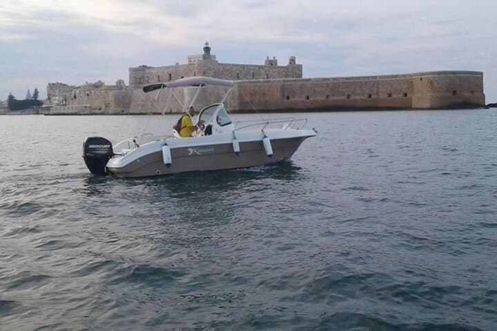 3 Hours Private Boat Tour of Syracuse and Ortigia with skipper