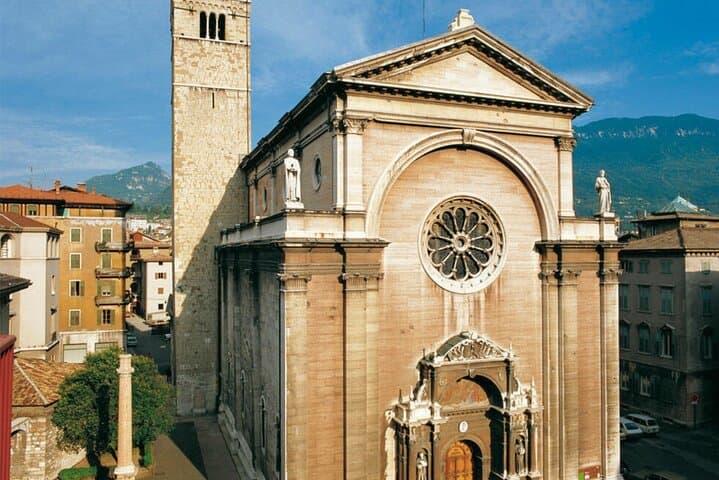 Trento Self-Guided City Walking Tour & Scavenger Hunt