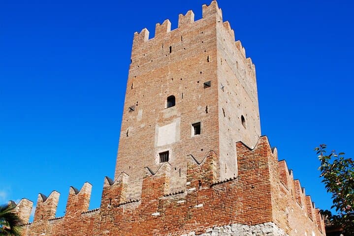 Trento Self-Guided City Walking Tour & Scavenger Hunt
