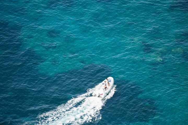 Dinghy rental from Salerno for the Amalfi coast without a boat license or with skipper