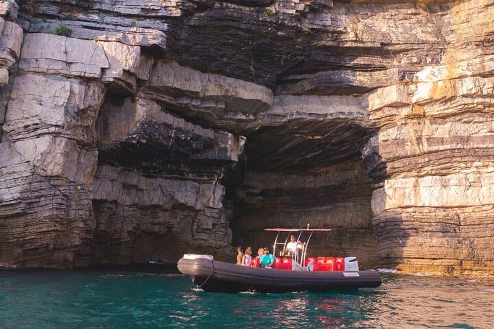 Cliffs of the Palmaria Island