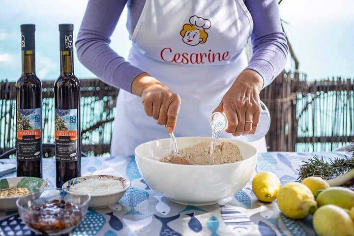 Riomaggiore: Pasta & Tiramisu Class in a Local Home by Cesarine