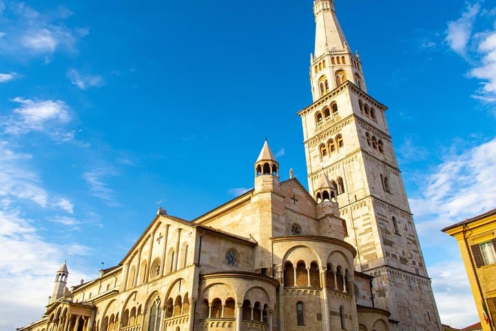 Small Group Walking Tour of Modena
