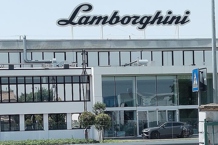 Create your Lamborghini and Ferrari day from Venice