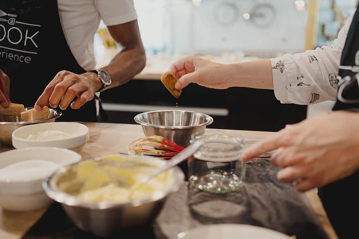 Pasta and Tiramisù Cooking Workshop in the Heart of Rome