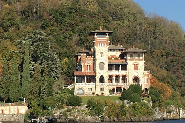 Luxury Private Boat Tour on Lake Como Bellagio & Villa Highlights