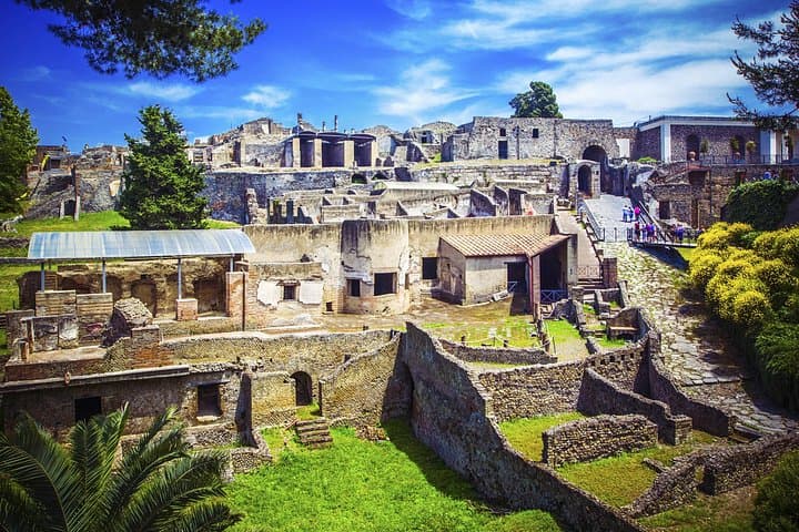Pompeii and the Amalfi Coast Private Car Trip from Rome