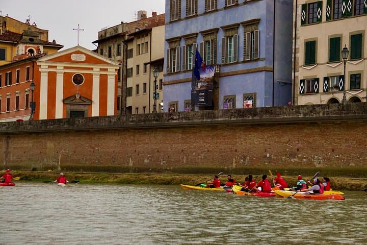 Kayak tour on the river Arno, Pisa (aperitif upon request)