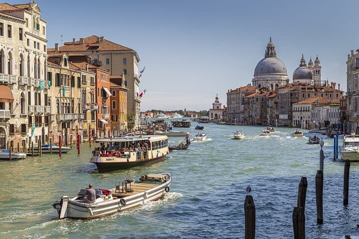 Private Transfer From Trieste to Venice with a 2 Hour Stop
