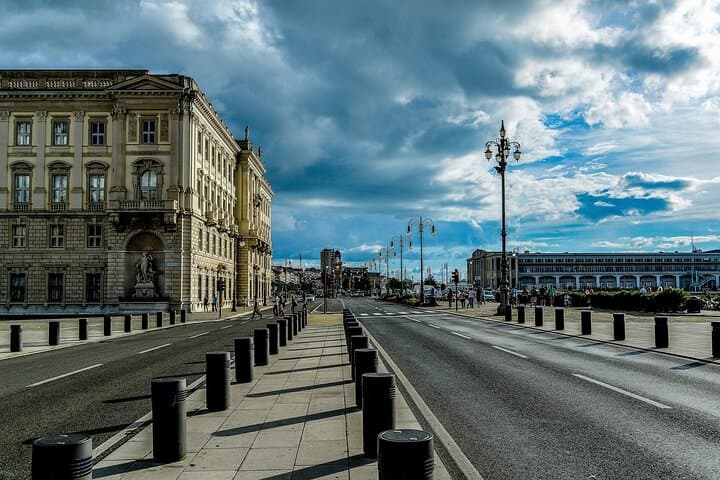 Private Transfer From Venice to Trieste with a 2 Hour Stop