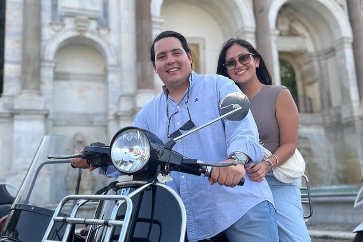 Vespa Sidecar Tour By Night with Pickup