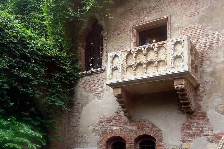 Verona Private Walking Tour With Tickets Included