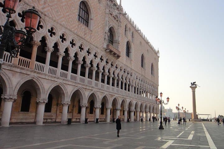 Kingly Venice: Doge Palace Ticket, Guided Tour & History Gallery