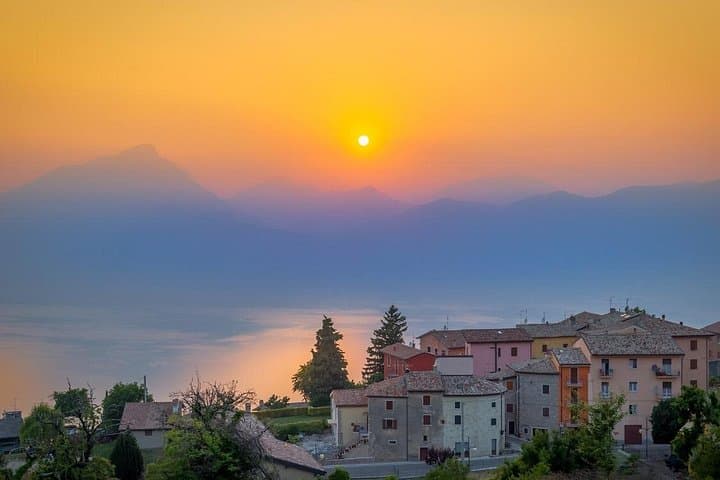 Lago di Garda and Sirmione Private Tour from Verona