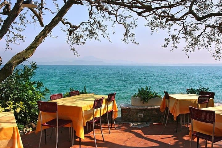 Lago di Garda and Sirmione Private Tour from Verona